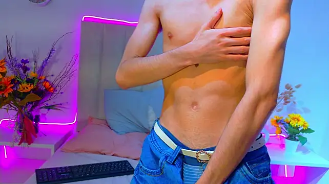 Twink_Sebas7 Chat XXX in diretta