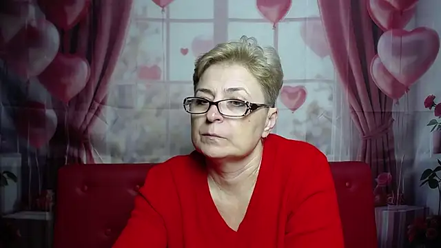 EmiliaGree's Live XXX Chat