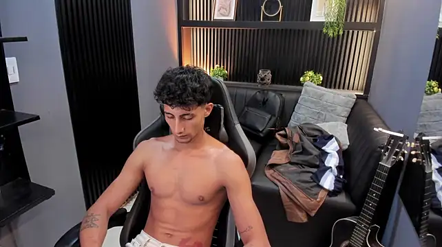 MaxiimoRomano_ Live XXX-Chat