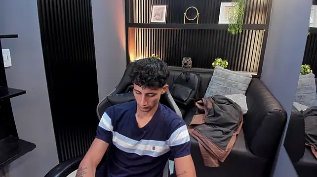 MaxiimoRomano_ live XXX chat