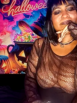 AmazonianMistress' Live XXX Chat