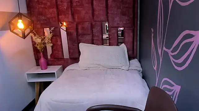 Maya_Fox__ Adlı Modelin Canlı XXX Sohbeti