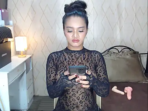 NicoleTheBigCock 即時 XXX 聊天