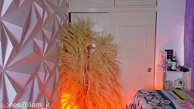 Jonesliam23 élő XXX-chatje
