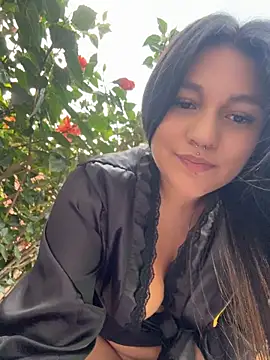 Emily_Gomezz - Play dildo in pussy