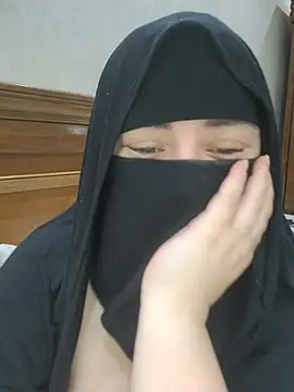 Bisan_sexy - محتاجة ادفع اجار البيت