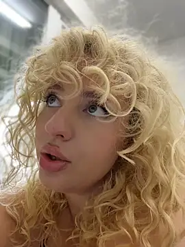 CurlyDaisy - LT gets snapchat+1 sexy video + 3 min CT