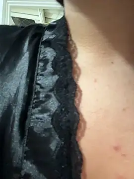 Emily_Gomezz - Play dildo in pussy