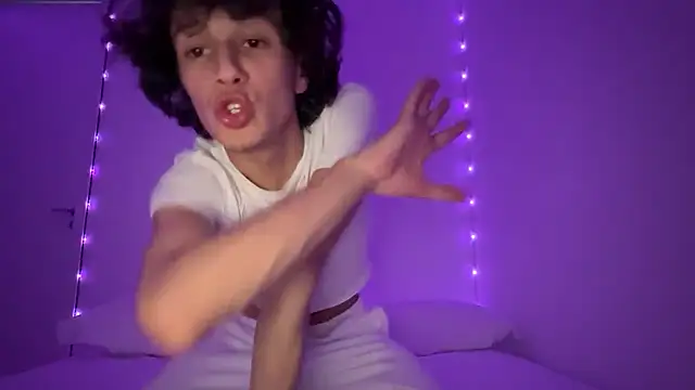 ivan_abundanceのライブXXXチャット