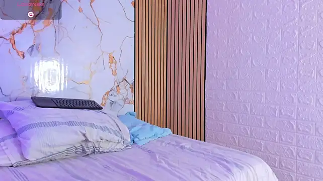 Онлайн чат XXX VickBennet