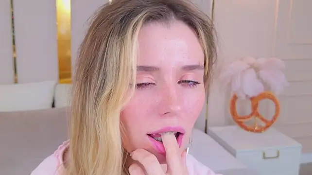 MarybethSnow Adlı Modelin Canlı XXX Sohbeti