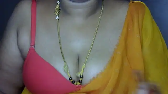Chat +18 de Nithya_forever ao vivo