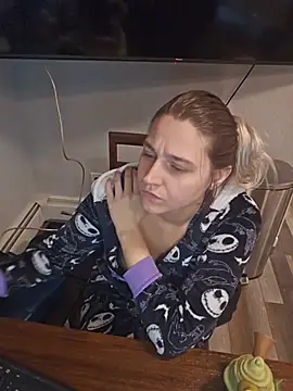 XXX chat uživo modela ScarletsWeb