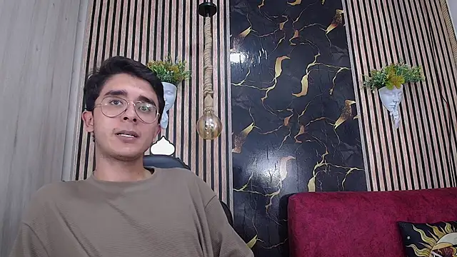 AurenV's Live XXX Chat