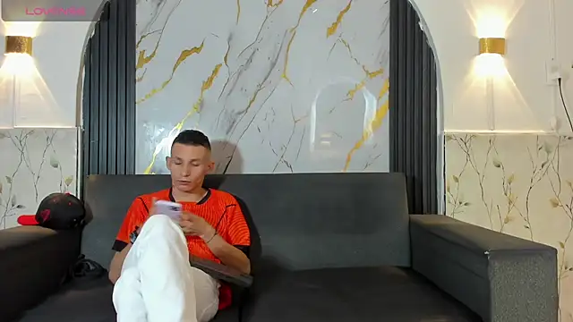 XXX chat uživo modela Isaak_Bless