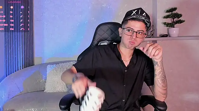 Chat XXX en directo de Ostin_Colt