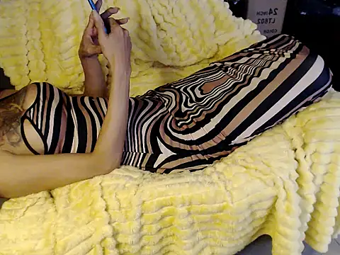 Trish_CurveCock Chat XXX live