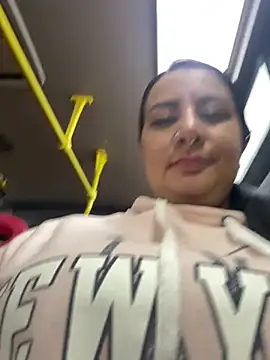 Abril_Luv Adlı Modelin Canlı XXX Sohbeti