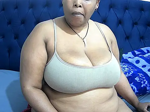 Hugetits- - LETS FUCK MY FAT ASS DADDIES