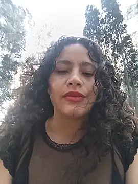 Yaya_paid Adlı Modelin Canlı XXX Sohbeti