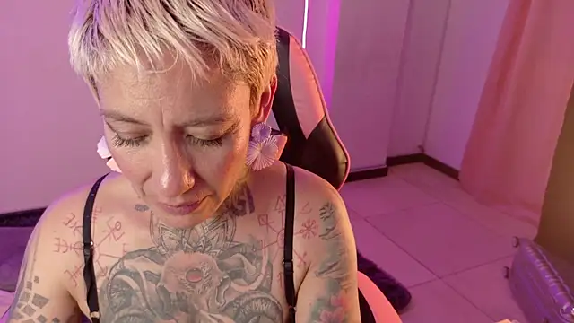 Everlyn_Sex - olid tits