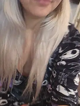 XXX chat uživo modela ScarletsWeb