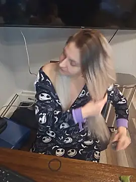 Czat XXX na żywo – ScarletsWeb
