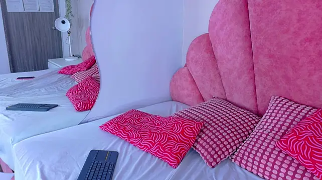 XXX chat uživo modela AhslyEvans__