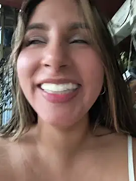 Catalina_ramos - Twerk showing ass in store close street