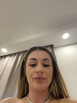צ'אט XXX בשידור חי של IsabellaEtthan