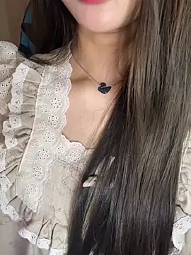 Yiyina_17's Live XXX Chat