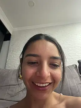 violeta365 Adlı Modelin Canlı XXX Sohbeti