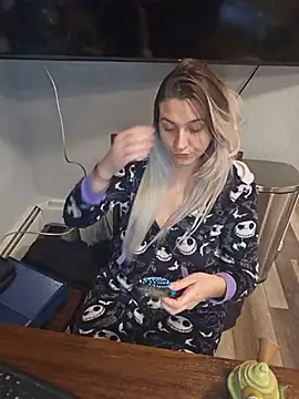 ScarletsWeb – Naživo XXX chat
