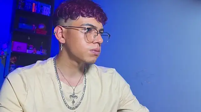 MikeyKuro 现场XXX聊天