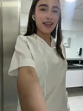 Sweet_Milaa1 - 3 FINGERS IN PUSSY PUBLIC BATHROOM 🔥