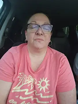 Miss_Phat_Booty - Naked in back seat