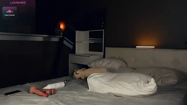 BARBIE_DO11 - TWO BIG DILDO IN PUSSY