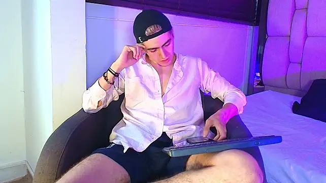 Tyler_Mcrey 现场XXX聊天