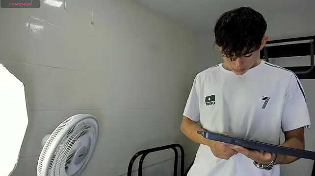 Chat +18 de Ryan_grayx ao vivo