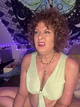 SuzyCatzz's Live XXX Chat