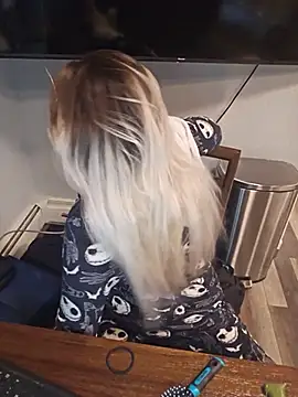 Chat XXX ao vivo de ScarletsWeb