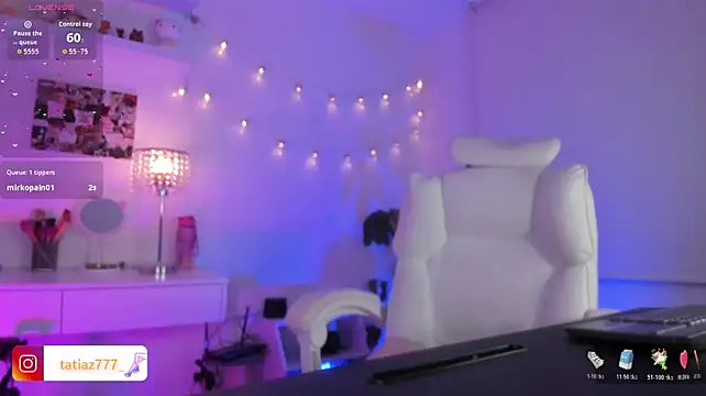 LuDreams - Feet close-up + ass 👣🍑