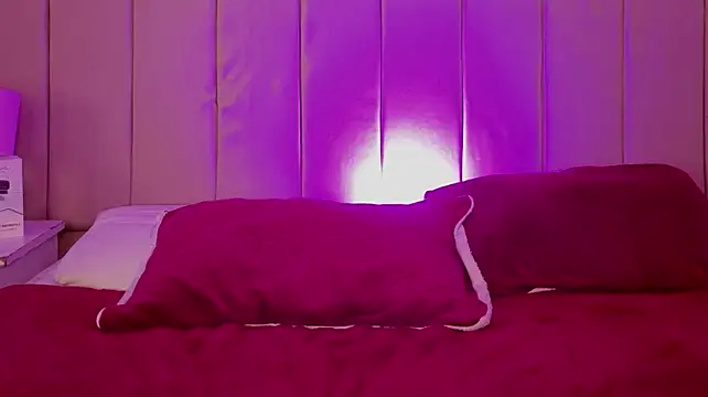 MollyBigBoobs12