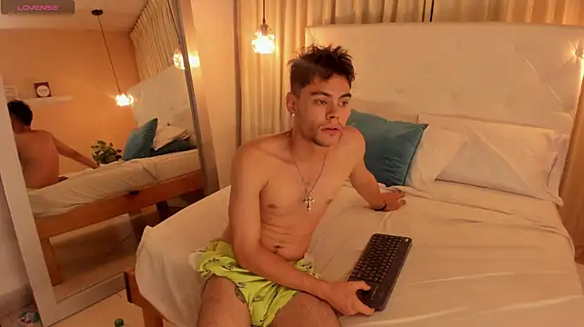 Lycan____n Live XXX chat