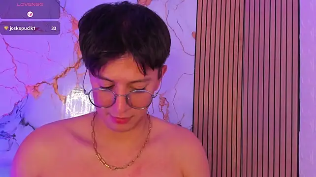 VickBennet élő XXX-chatje