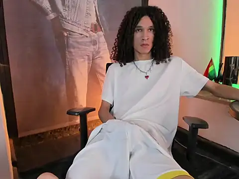 دردشة anddy_hugecock الجنسية المباشرة