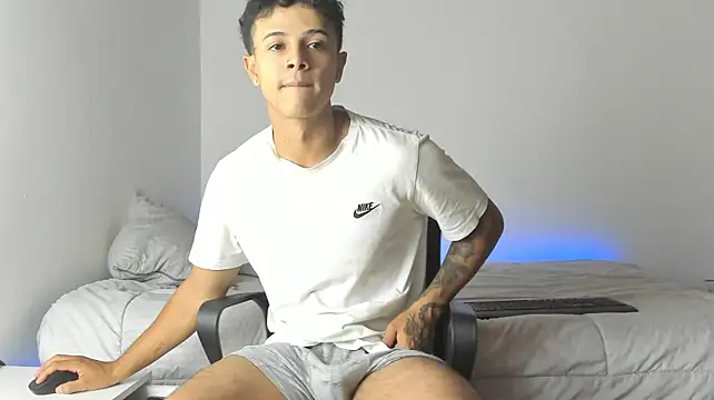 _Alex_Colton Adlı Modelin Canlı XXX Sohbeti