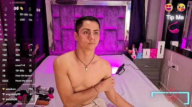 צ'אט XXX בשידור חי של LeoMonnroe