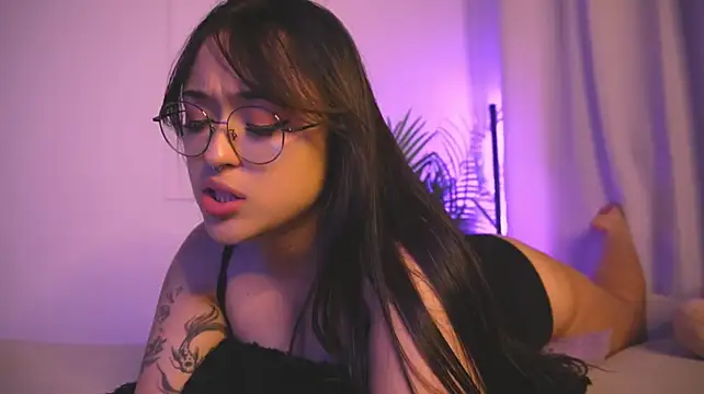 Онлайн чат XXX Gloomydoll