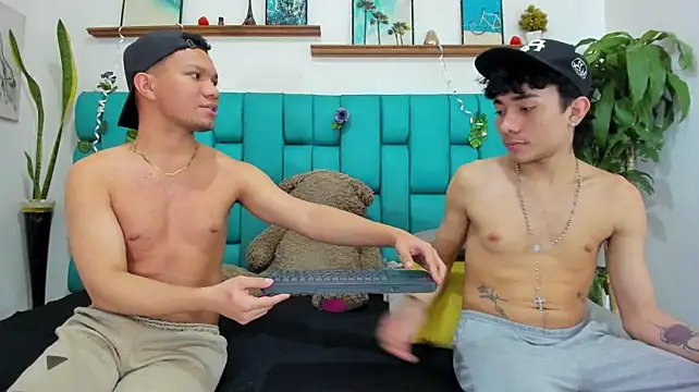 Онлайн чат XXX Dirty3someGuys